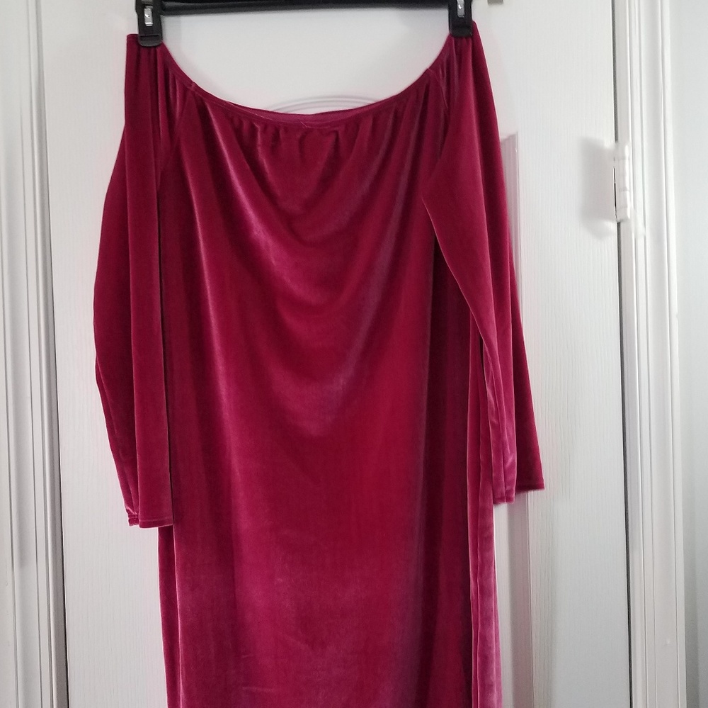Raspberry Off-shoulder Dress - Picture 2 of 4